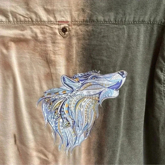 🌟Bleached🌟 Louis Philippe green button front with wolf graphic-Size Large - Picture 3 of 5